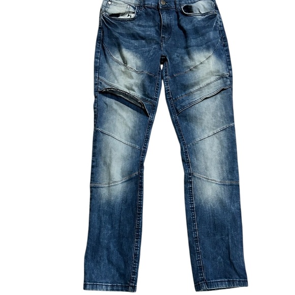 Denim Trends Relaxed Blue Jeans with Vintage Distressing - Picture 6 of 8
